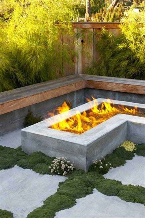 There's something about building a fire pit yourself that really speaks to homeowners. 39 Easy To Do DIY Fire Pit Ideas - Homesthetics - Inspiring ideas for your home.