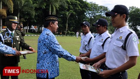 2,462 likes · 8 talking about this.lowongan security bca jember / lowongan kerja lowongan kerja september 2020 pt trinusa travelindo traveloka. Lowongan Security Bca Jember - Lowongan Security Bca ...