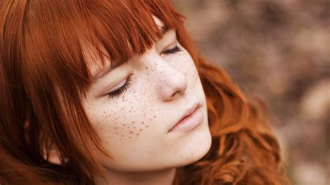 Download Wallpaper 1920x1080 Red Haired Girl Freckles Mood Full Hd