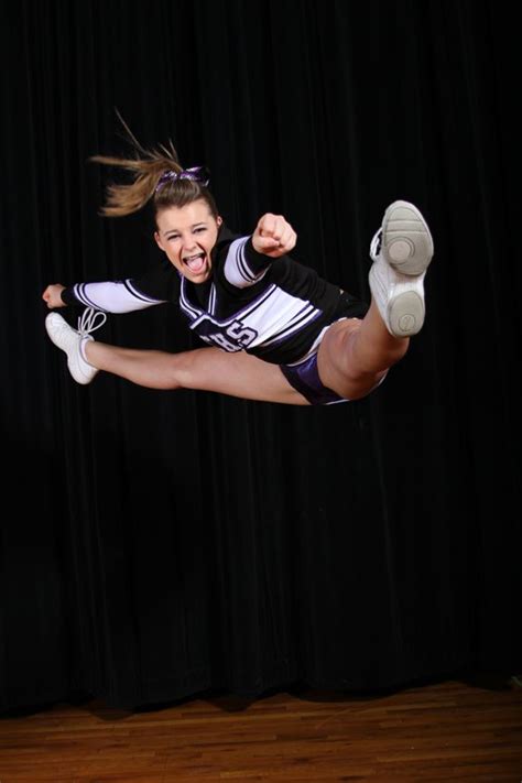 Discovery Canyon High School Cheerleader Can You Do This The Perfect Jump Cheer Poses