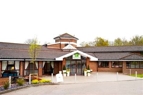 Holidayextras.com offers rooms at the gatwick holiday inn; Details for Holiday Inn London Gatwick - Worth in Crabbet ...