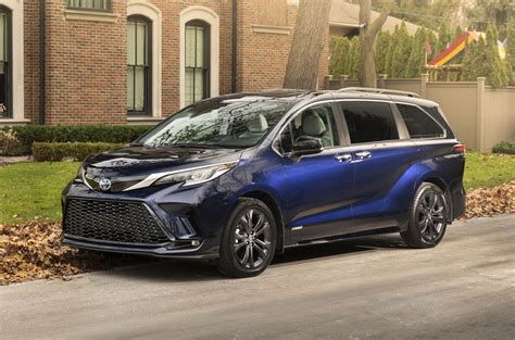 Live Your Life In Style With The 2022 Toyota Sienna Toyota Canada