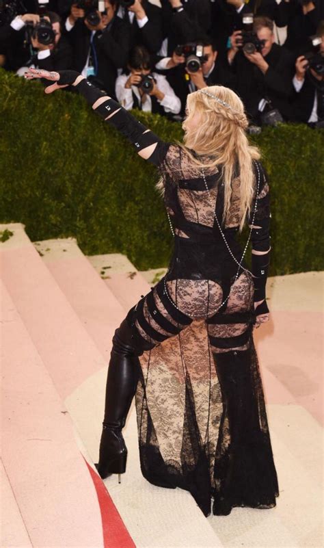Madonna Met Gala 2016 Atrizes Madonna Cantores