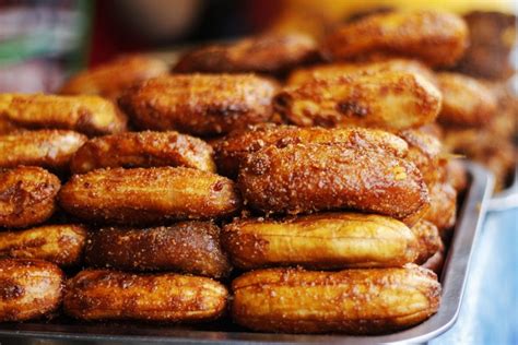 Here in the states, turon is also a staple for almost every filipino party either as finger food or as. 13 Must-Try Street Food Philippines That Will Definitely Give You Major Foodgasm