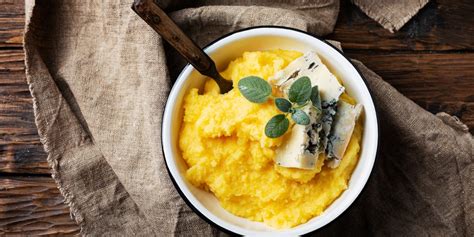 Se non l'avete ancora provato con la polenta, vuol dire che non l'avete del tutto gustato. Ricetta Polenta con baccalà facile | Come uno chef