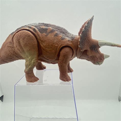 Jurassic World Fallen Kingdom Roarivores Triceratops 12” Figure Ebay