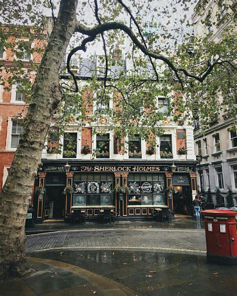 Pin by Jasmine Heydari on London Austria | Trafalgar square london, London pubs, London