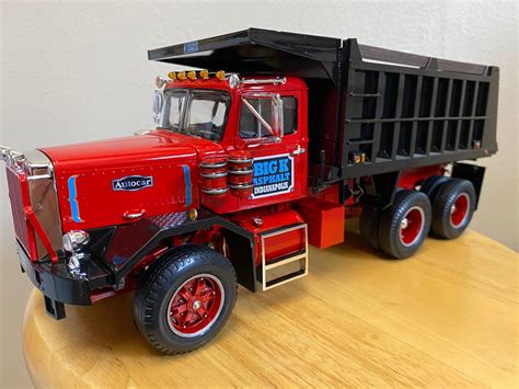 AMT Autocar DC 9964 B Dump Truck - Model Trucks: Big Rigs and Heavy