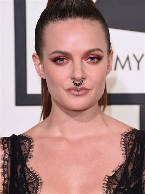 Lo is listed in the world's largest and most authoritative dictionary database of abbreviations and acronyms the free dictionary Tove Lo → Peso, Idade, Altura e Signo dos famosos em 2020