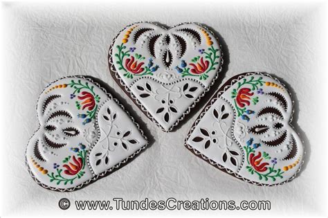 Pin By Kristina Spudić On Cookiescakes Kalocsai Embroidered Womens