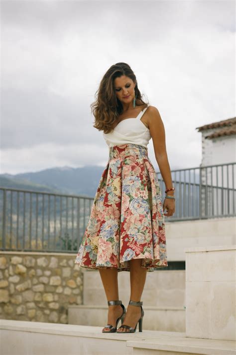 Invitada de boda looks de invitada de boda que seran tendencia 2020. Emi & Trends: Look invitada boda: Falda Midi