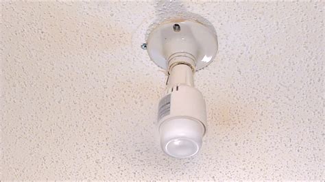 How To Install A Light Socket In The Ceiling