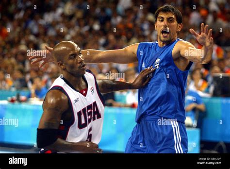 Basketball Athens Olympic Games Men S Preliminary Round Group B USA V Greece Stock