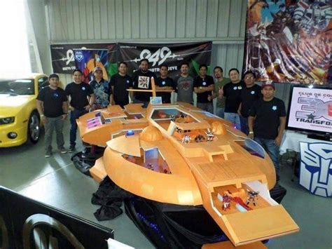 🤖 This Ark custom, made by fans in Chile, from the ...