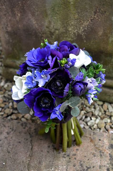 22 Incredible Autumn Wedding Bouquets Youll Love Blue Autumn Wedding
