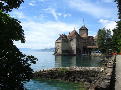 Chateau De Chillon On Lake Geneva Switzerland Places To Go Places