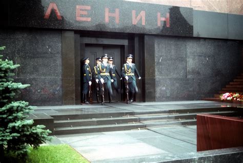 Changing Of The Guard At Lenins Tomb In Red Square Flickr