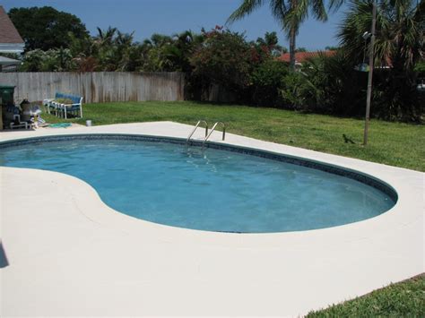 This paint can make your old deck look new by smoothing over rough texture if you live in a rainy area, are finishing a deck around a pool or hot tub, or just need a bit of traction on your deck, check for a paint or stain. Epoxy Pool Paint - ArmorPoxy Swimming Pool Coatings