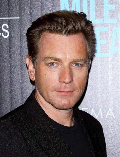 Does ewan mcgregor have tattoos? Ewan McGregor Picture | March's Top Celebrity Pictures ...