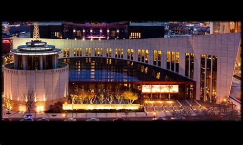 Things To Do In Nashville Visit The Country Music Hall Of Fame And