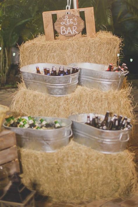 25 Chic Rustic Hay Bale Decoration Ideas For Country Weddings Page 5
