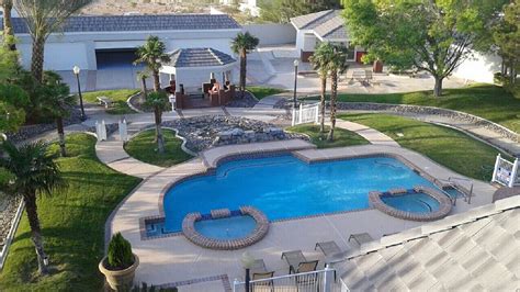 Find your perfect property to build your home. 9 Absurd Mansions You Can Rent For A Dirt-Cheap Vacation ...