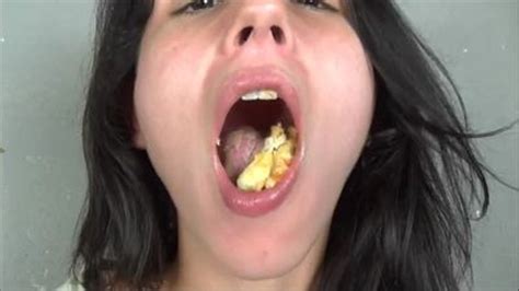 Daniella S Pizza Eating Mouth Tour Mp4 Dizdat S Silly Girls Next Door Clips4sale