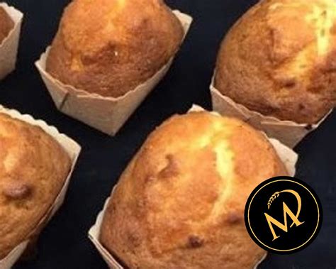 Dieser orangenkuchen ist locker, leicht, saftig und fruchtig. Mini Zitronen Cake getränkt mit Gupf - Einfach Backen ...