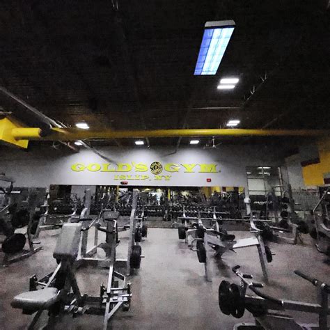 Inside Gold's Gym | vlr.eng.br