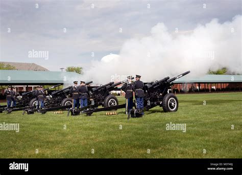 Presidential Salute Guns Battery Soldiers From The 3rd Us Infantry