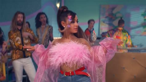 7 Ariana Grande Thank U Next Halloween Costumes That Are So 2000s