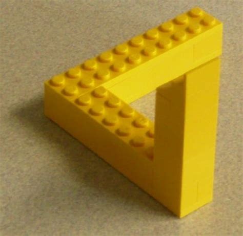 Penrose Triangle Made Of Legos Tatuaje De Lego Escultura Geométrica