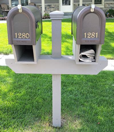 This custom mailbox decal comes with two decals, one for each size. Mailbox Lettering FAQ