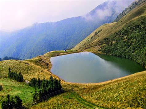 10 Dintre Cele Mai Frumoase Lacuri Naturale Din Romania