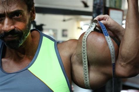 Bodybuilder Gets Ripped After Pumping Oil Into His Body 7 Pics