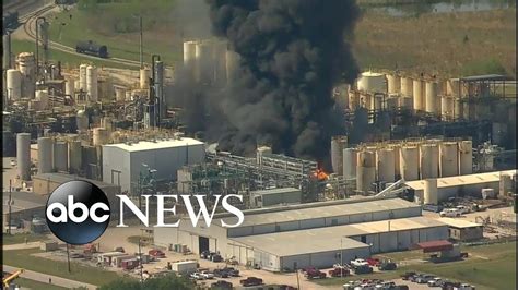 Chemical Plant Blast Leaves 1 Dead Houston Communities On Edge Youtube