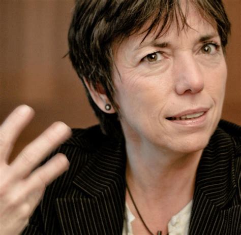 Sie spricht freimütig über glauben, biblische personen und andere große themen der gesellschaft ➤ jetzt hören! Nach Alkoholfahrt: Bischöfin Margot Käßmann tritt zurück ...