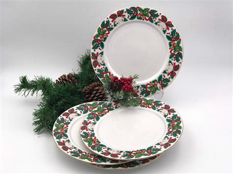 Vintage Christmas China Dinner Plates Set Of 4 Royal Majestic Holiday