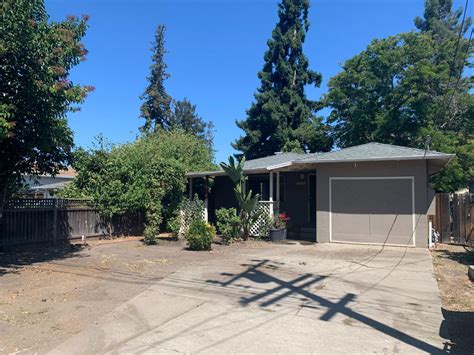 3273 Fair Oaks Ave, Redwood City, CA 94063 - 2 Beds | 1/1 Baths (Sold