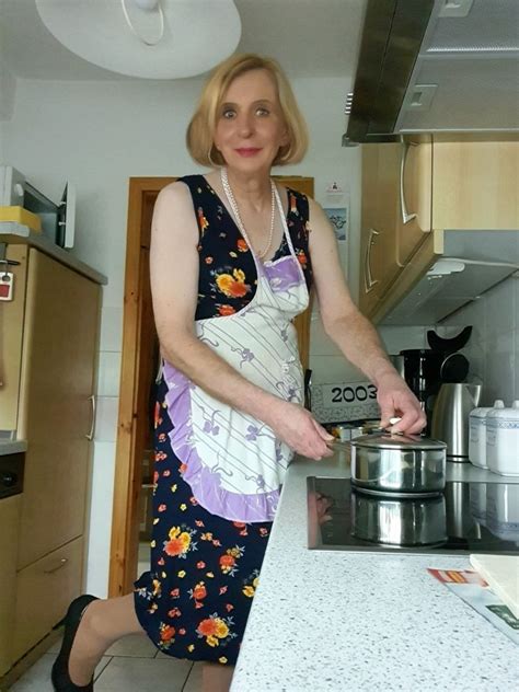 wearing purple purple outfits housework tgirls drag queen shemale crossdressers transgender