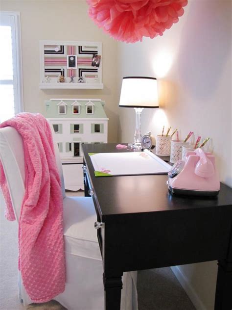 We want to show you a range of beautiful bedroom designs for little girls with bright colors, images and funny textures to create a impressive pretty bedroom. Kids Bedroom Ideas | HGTV