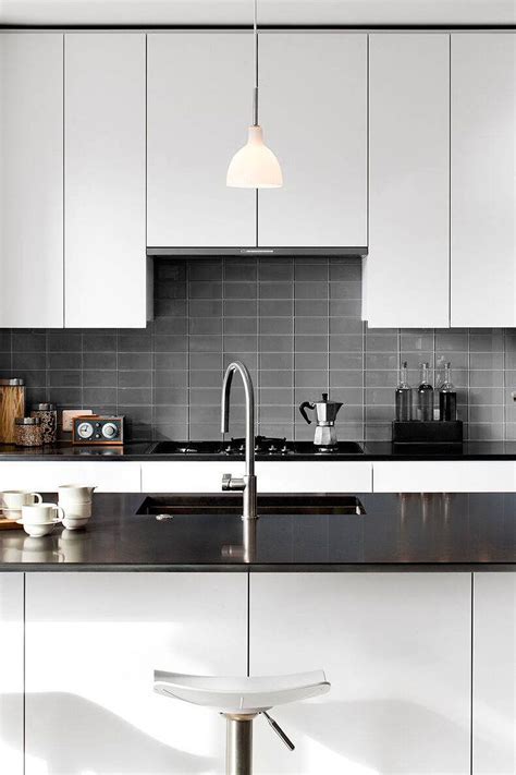 Find out more arctic white do you like what you see? 50+ Black Countertop Backsplash Ideas (Tile Designs, Tips ...