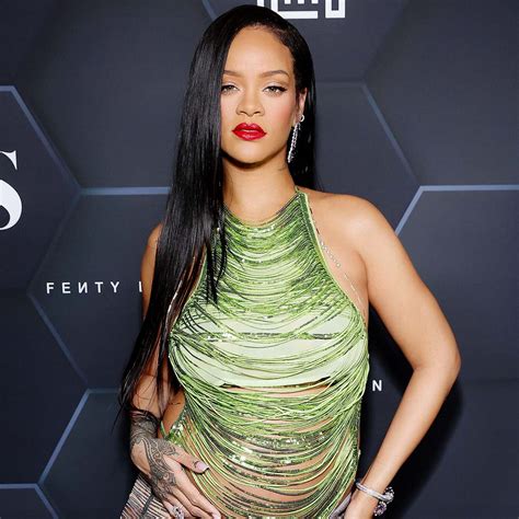 Rihanna So Sexy Zeigt Sie Sich Nach Der Geburt Bravo