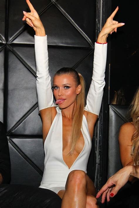 Joanna Krupa Sideboob Pics Thefappening