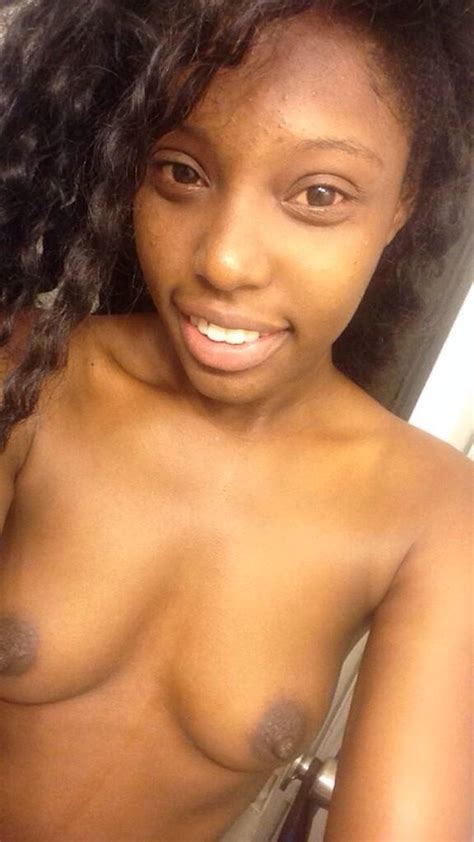 She Having Fun Being Naked Shesfreaky