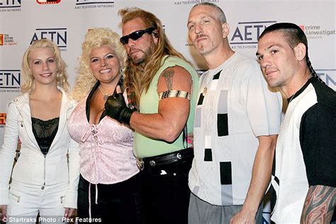 Arrest Warrant Is Issued For Dog The Bounty Hunters Wife Beth Chapman