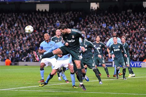 Real madrid sub benzema out for jese. A Brief History Of Real Madrid vs. Manchester City ...