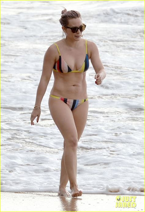 Hilary Duff Shows Off Amazing Body In A Bikini In Hawaii Photo