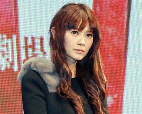 リンちゃんこんな優しい声出るのか しょーもない曲 よさーげ サビのリズムがこりゃ秀逸 海のなかにいるよう不思議と落ち着く. 真木よう子、自作の意味深漫画に反響「なんでゴメンなさい ...