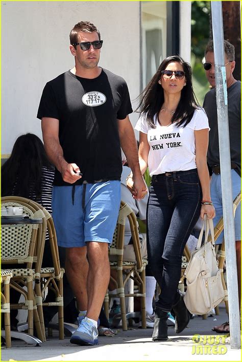 Olivia Munn And Aaron Rodgers Pda